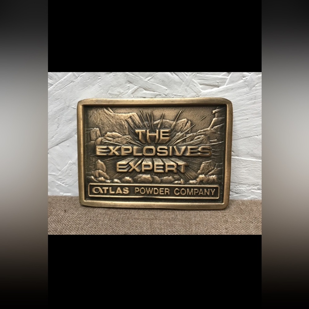 Made in USA Atlas Powder Company The Explosives Expert Brass Belt Buckle 6.8 oz